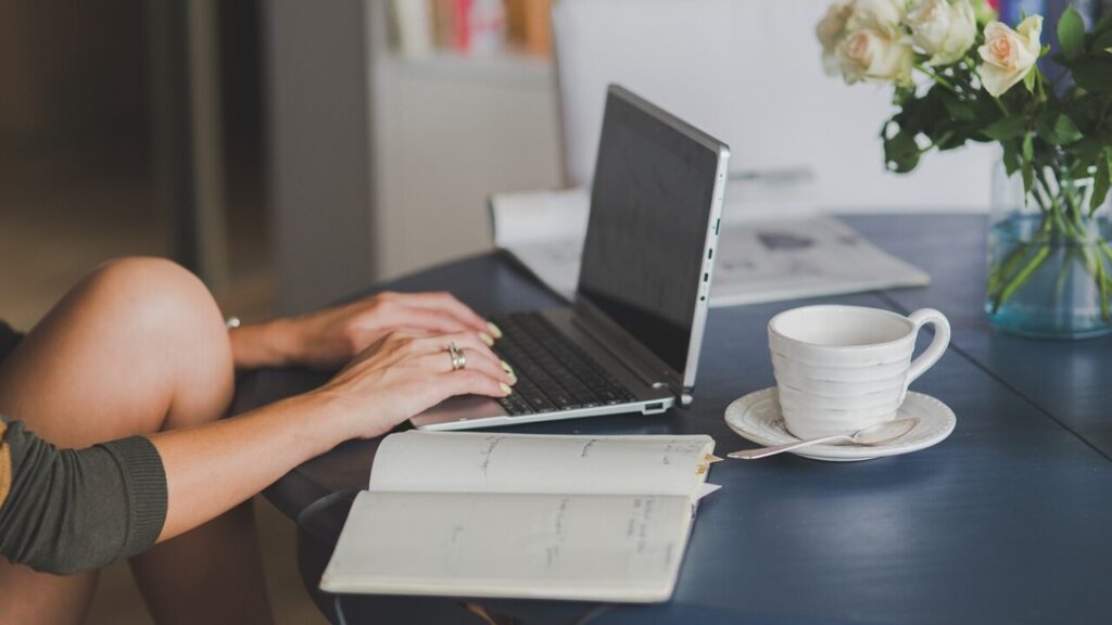 Télécharger le contrat freelance en PDF prêt à remplir